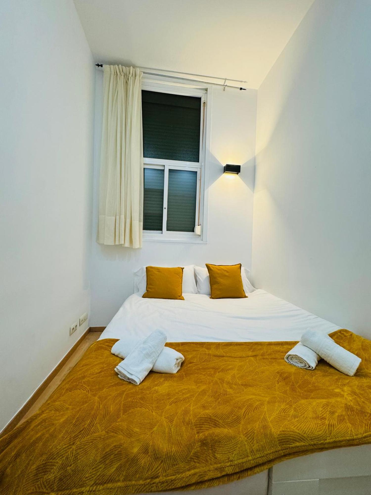 Pamis Apartament Sants, Barcelona Exterior photo